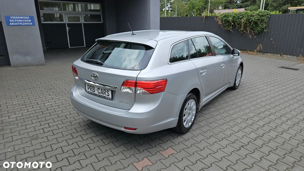 Toyota Avensis 1.6 Comfort - 4