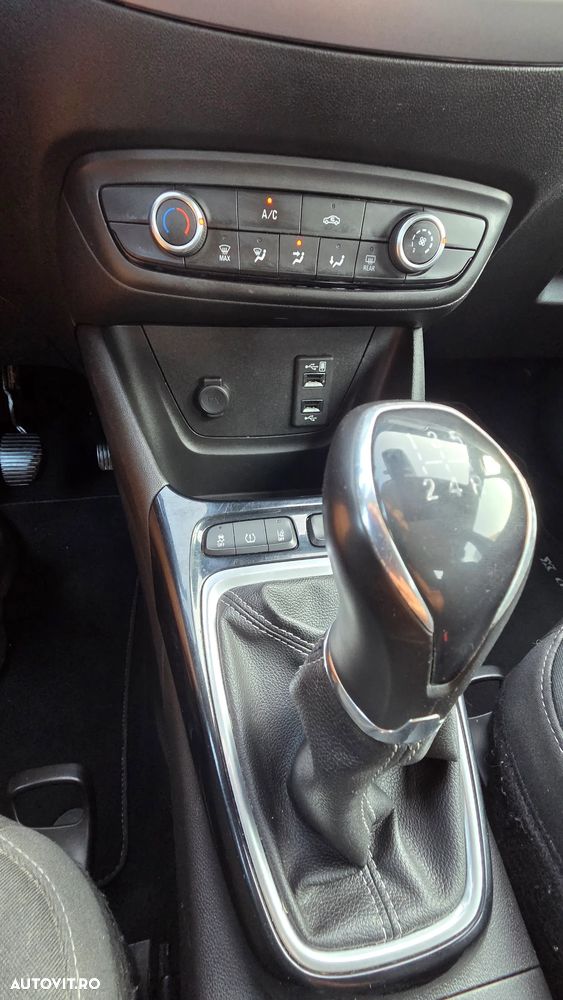 Ford Focus 1.5 EcoBlue Start-Stopp-System Aut. COOL&CONNECT DESIGN - 12