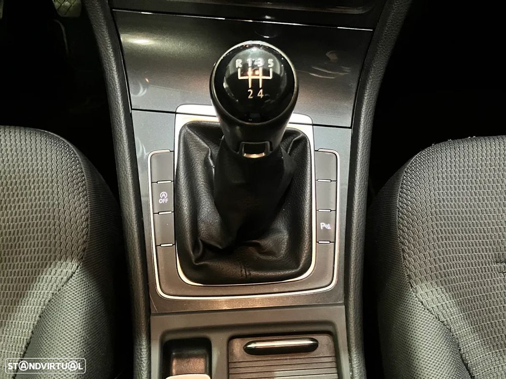 VW Golf Variant 1.6 TDi Confortline - 24