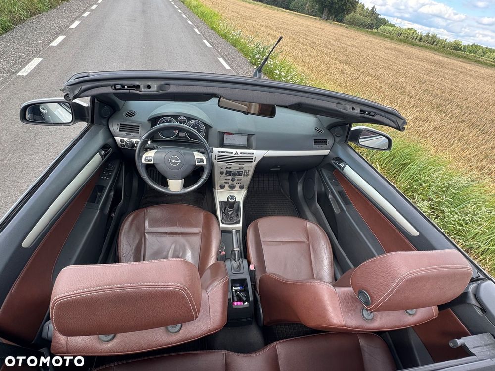 Opel Astra 2.0 T Cosmo - 12