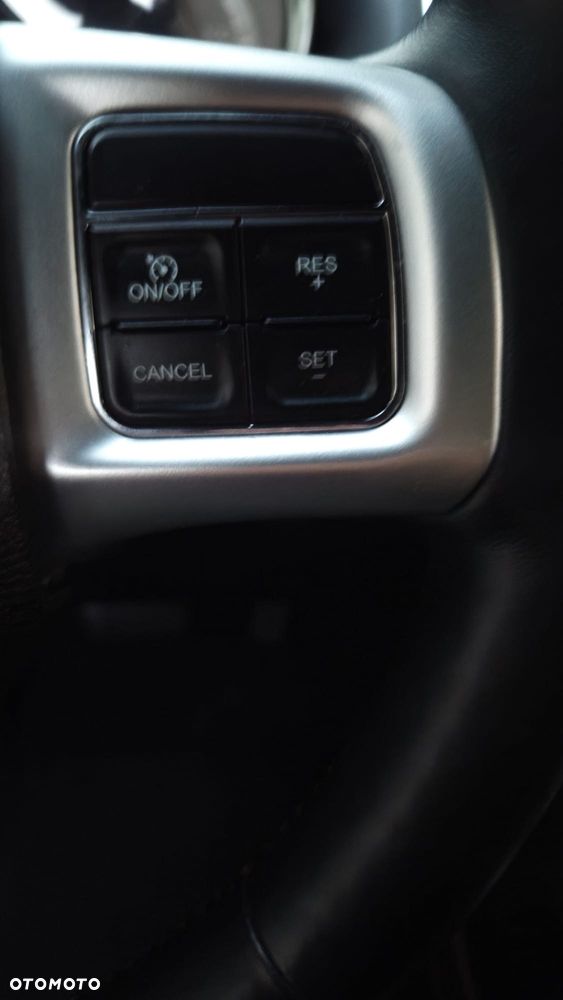 Dodge Grand Caravan - 29