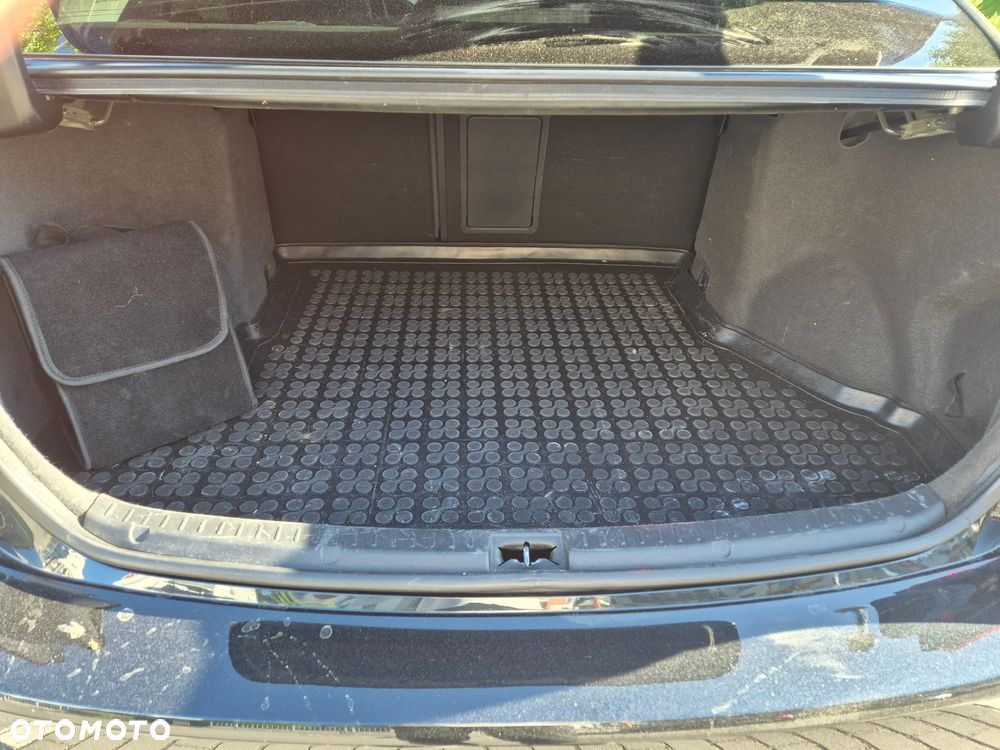 Toyota Avensis 2.0 Premium MS - 10