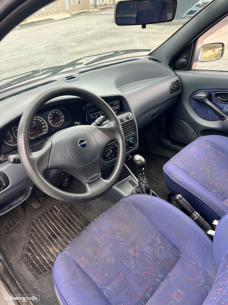 Fiat Palio Weekend - 7