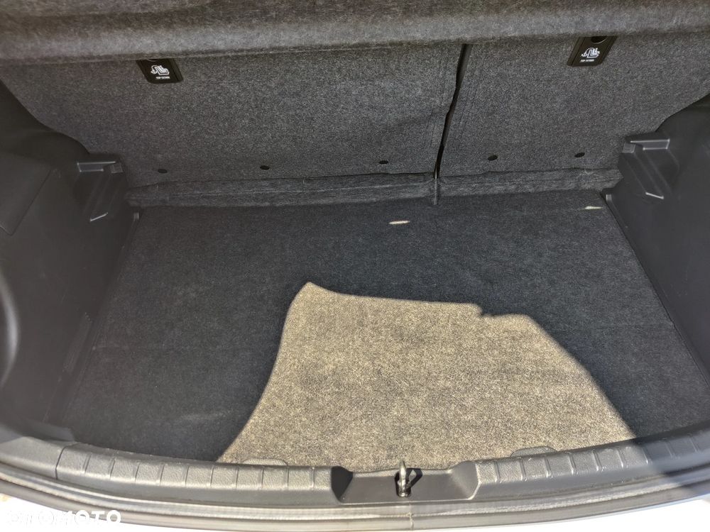 Toyota Yaris Hybrid 100 Premium EU6 - 26