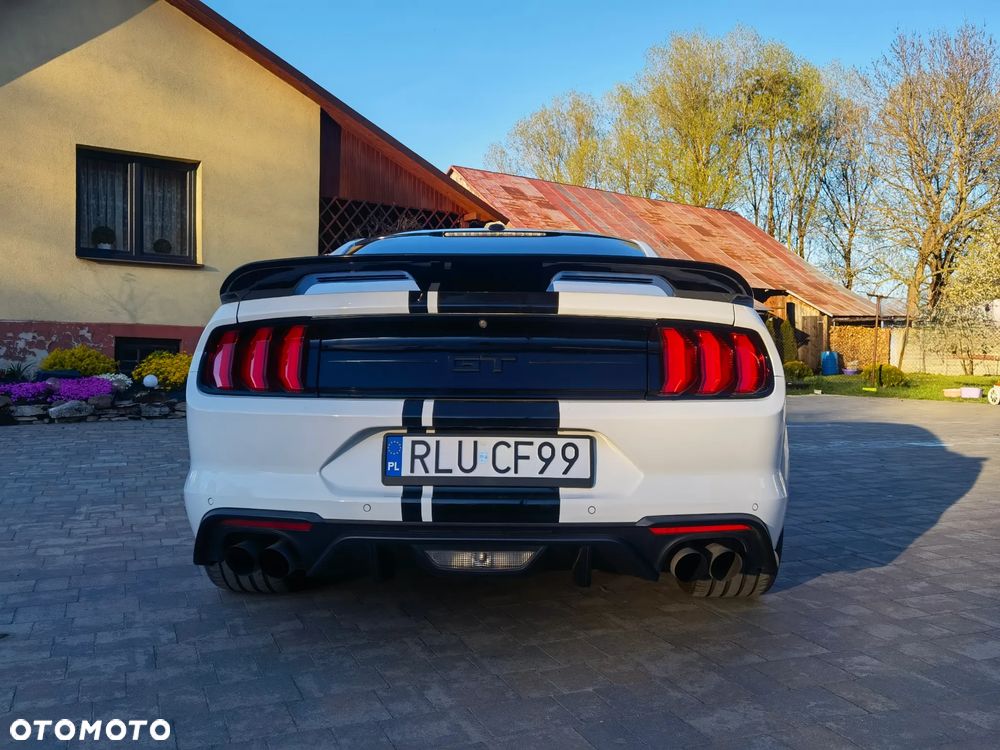 Ford Mustang - 4