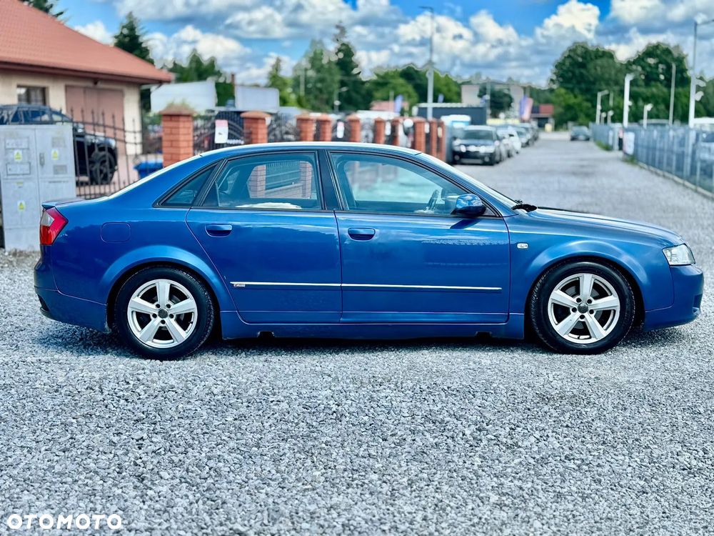 Audi A4 Limousine - 4