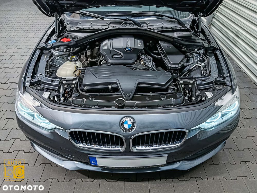 BMW Seria 3 318d Sport Line - 16