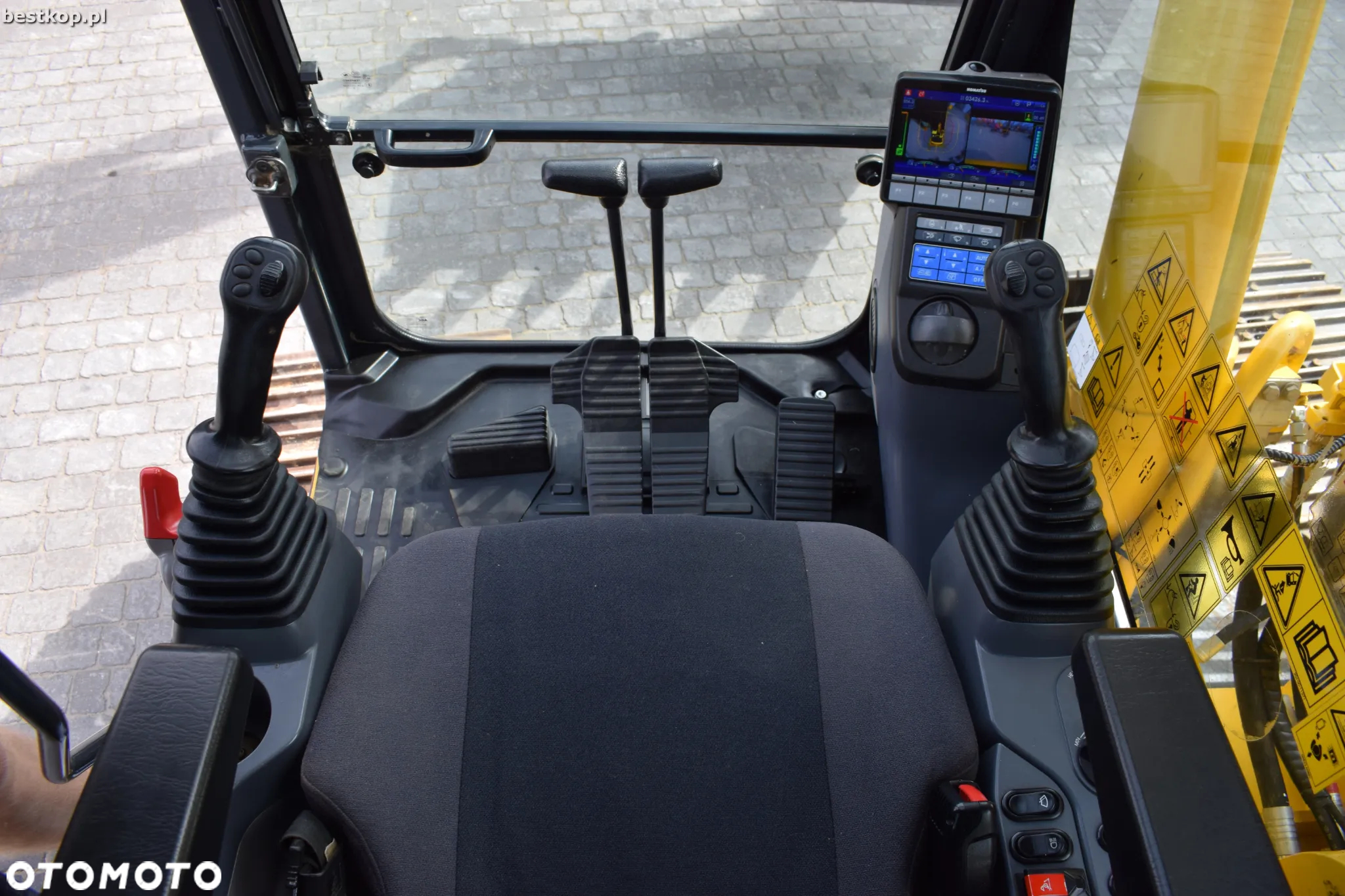 Komatsu PC210LC-11 - 22