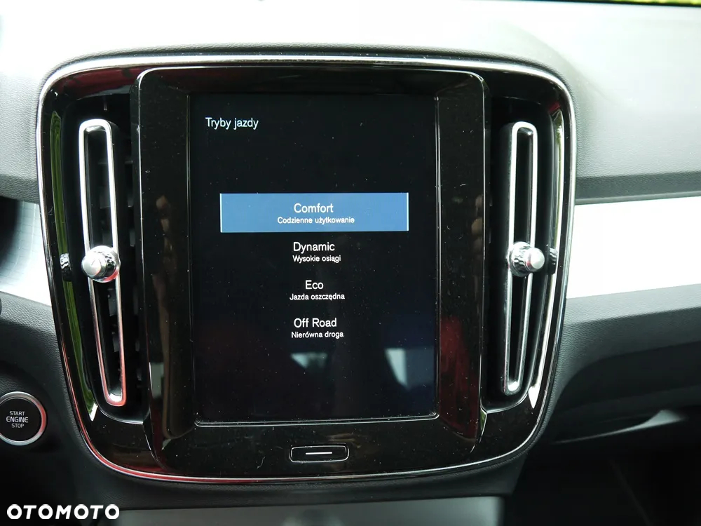 Volvo XC 40 T3 Momentum - 19
