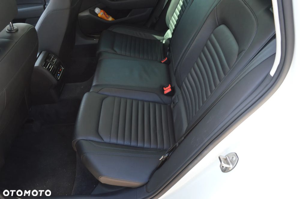 Volkswagen Passat 2.0 TDI Bi-Turbo BMT 4Mot Highline DSG - 17