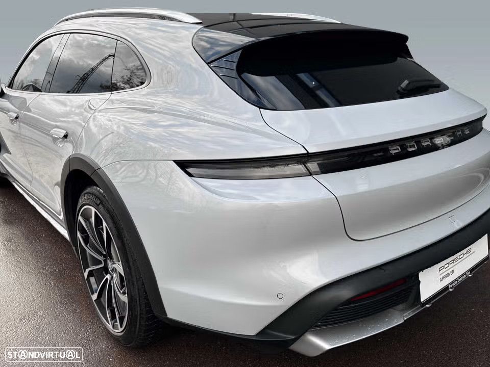 Porsche Taycan Cross Turismo 4 - 8