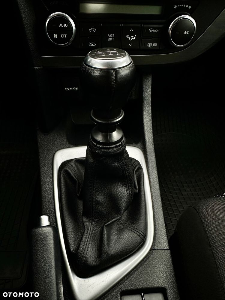 Toyota Auris 1.6 Premium - 27