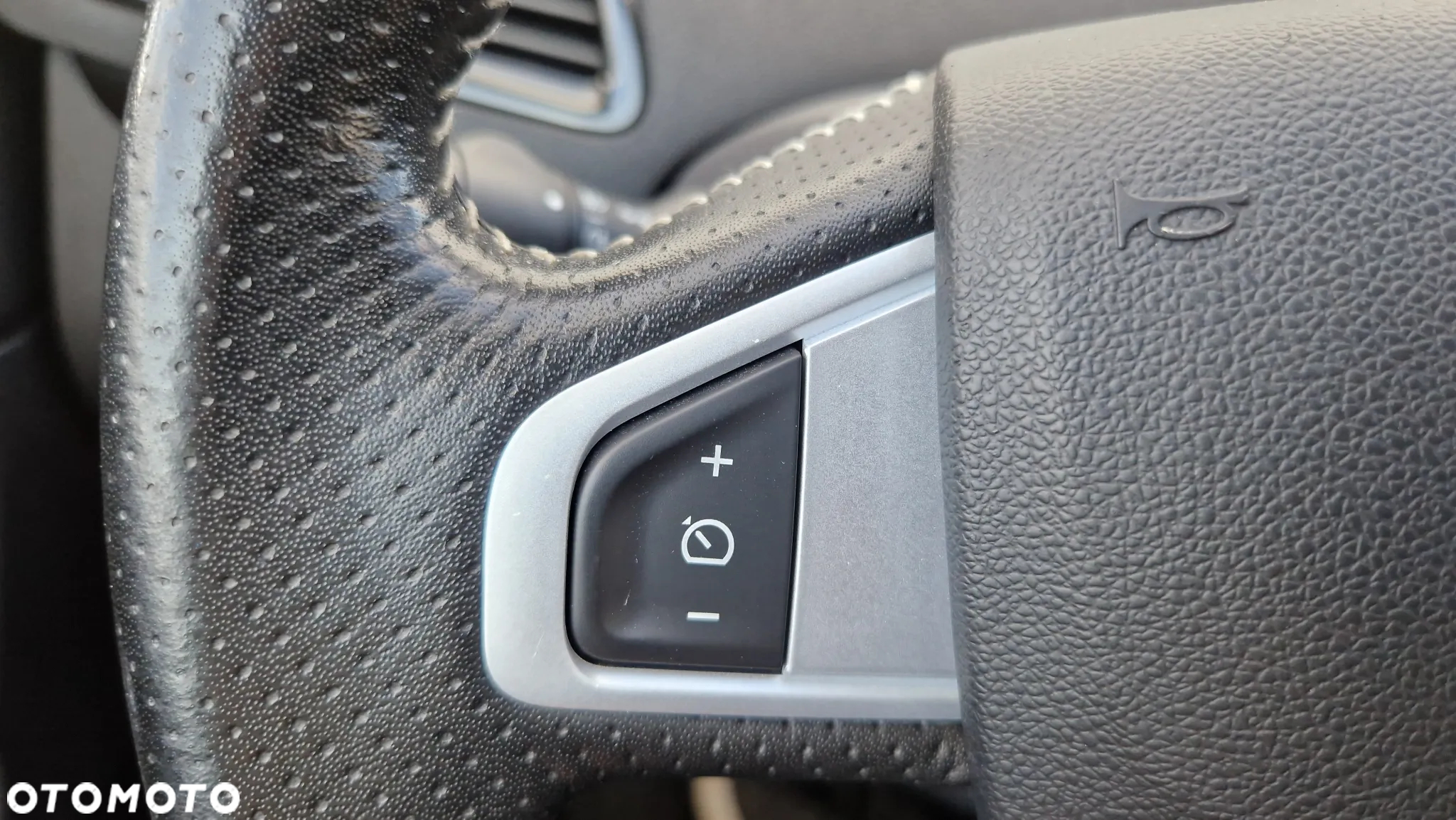 Renault Scenic ENERGY TCe 115 Bose Edition - 22
