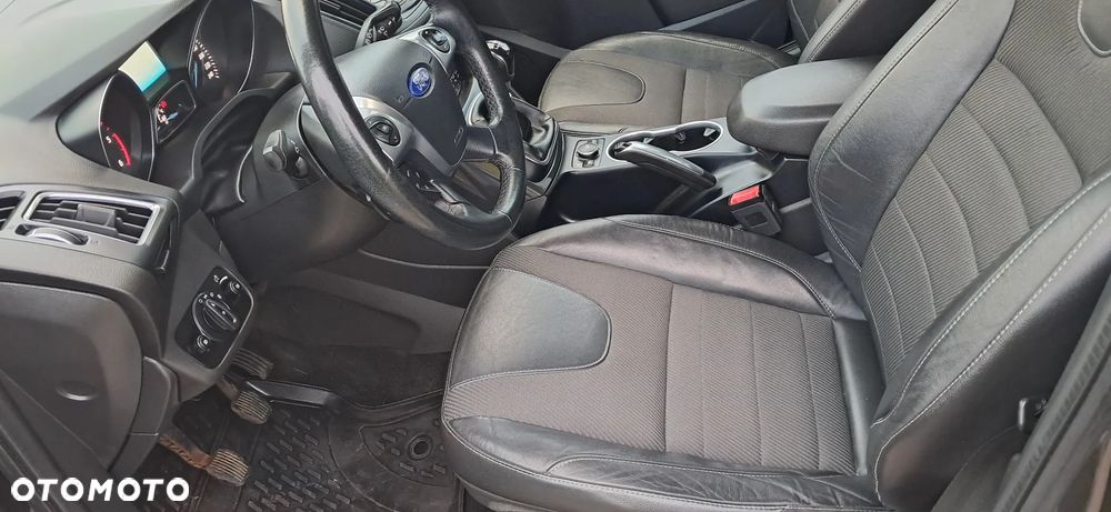 Ford Kuga 2.0 TDCi AWD Titanium - 14