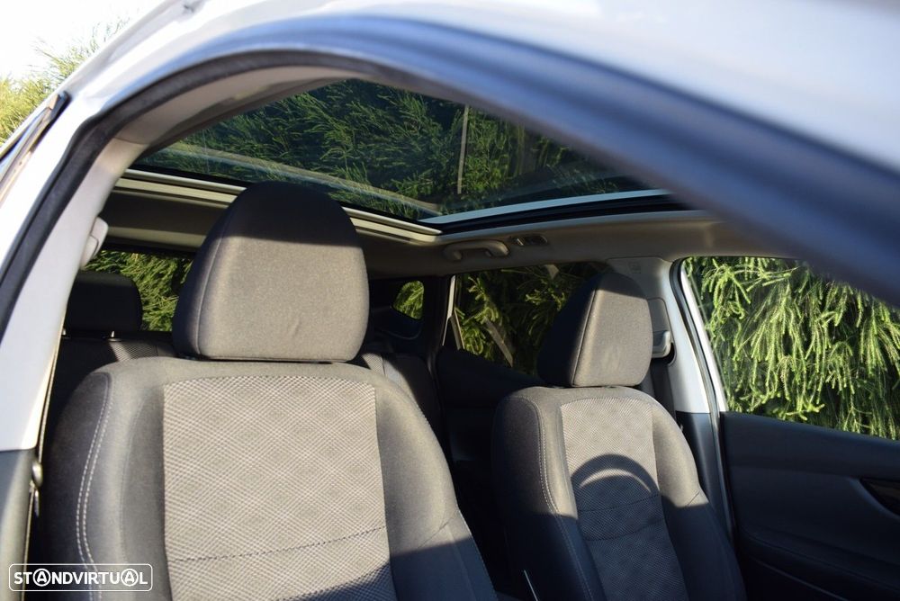 Nissan Qashqai 1.5 dCi N-Connecta J18+Led - 39