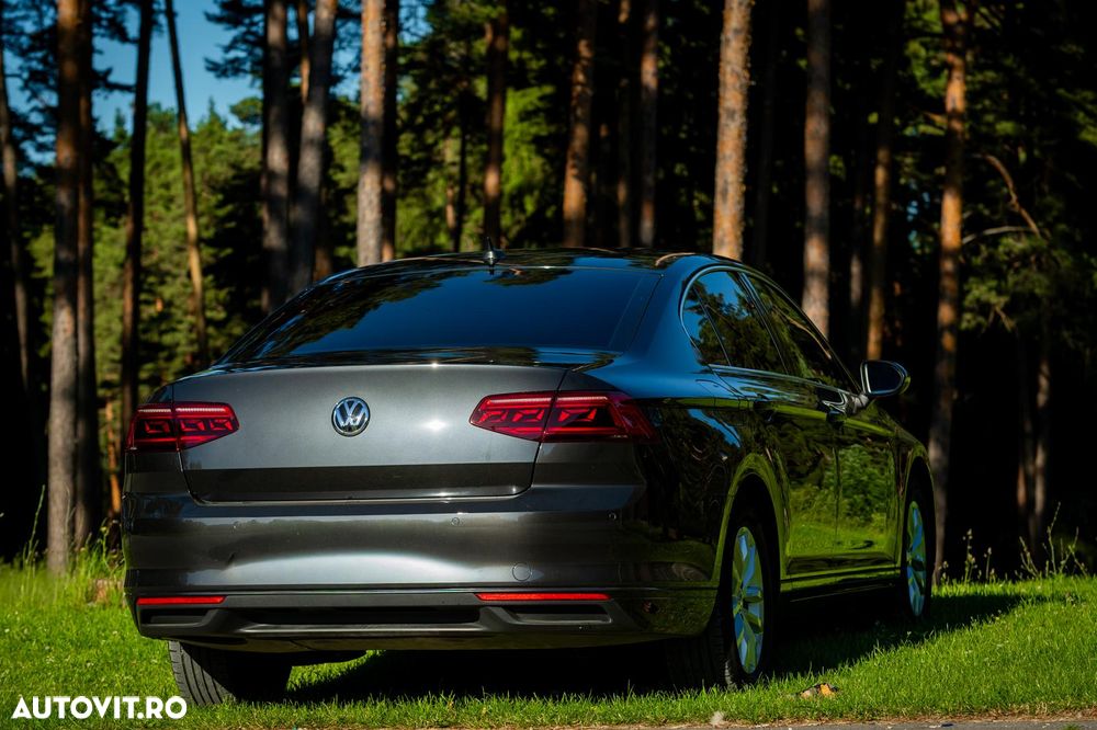 Volkswagen Passat 1.6 TDI SCR DSG Comfortline - 12