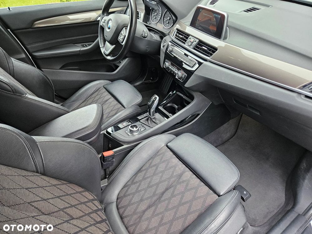 BMW X1 sDrive18i xLine - 13