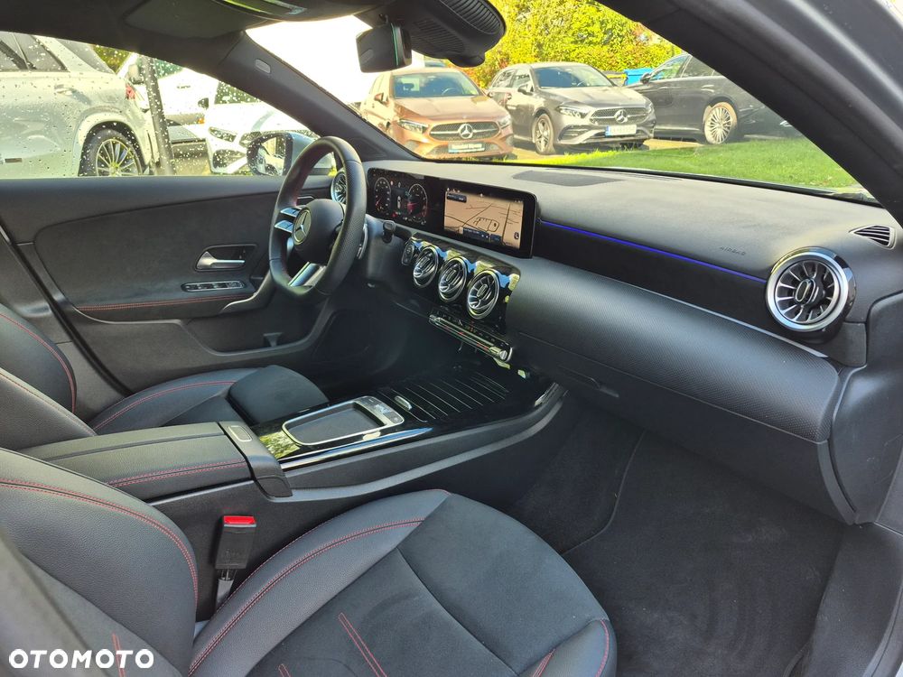 Mercedes-Benz Klasa A 200 AMG Line 7G-DCT - 27