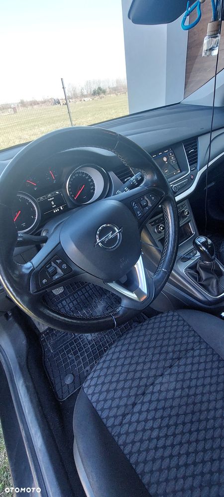 Opel Astra 1.2 T Edition S&S - 4