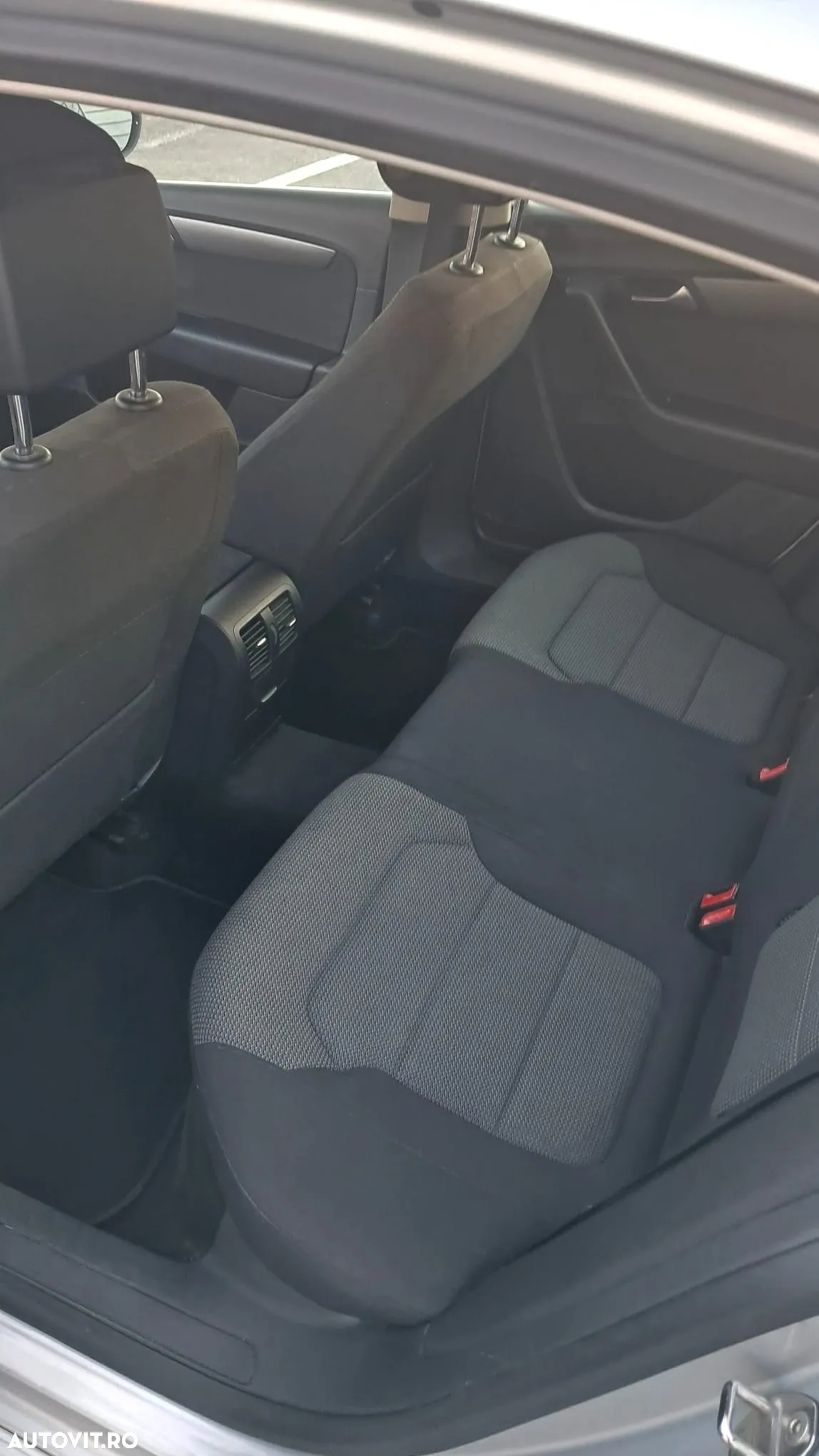Volkswagen Passat 2.0 TDI BlueMotion Tehnology DSG Comfortline - 8