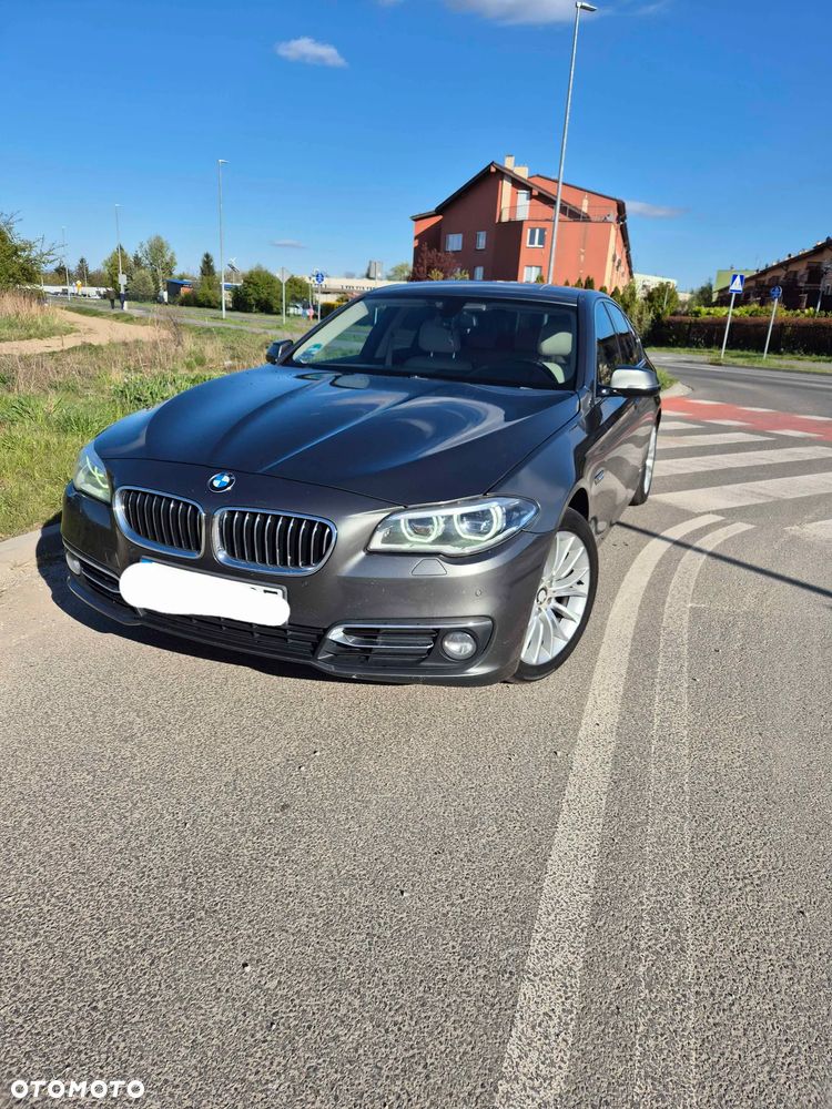 BMW Seria 5 528i xDrive Luxury Line - 2