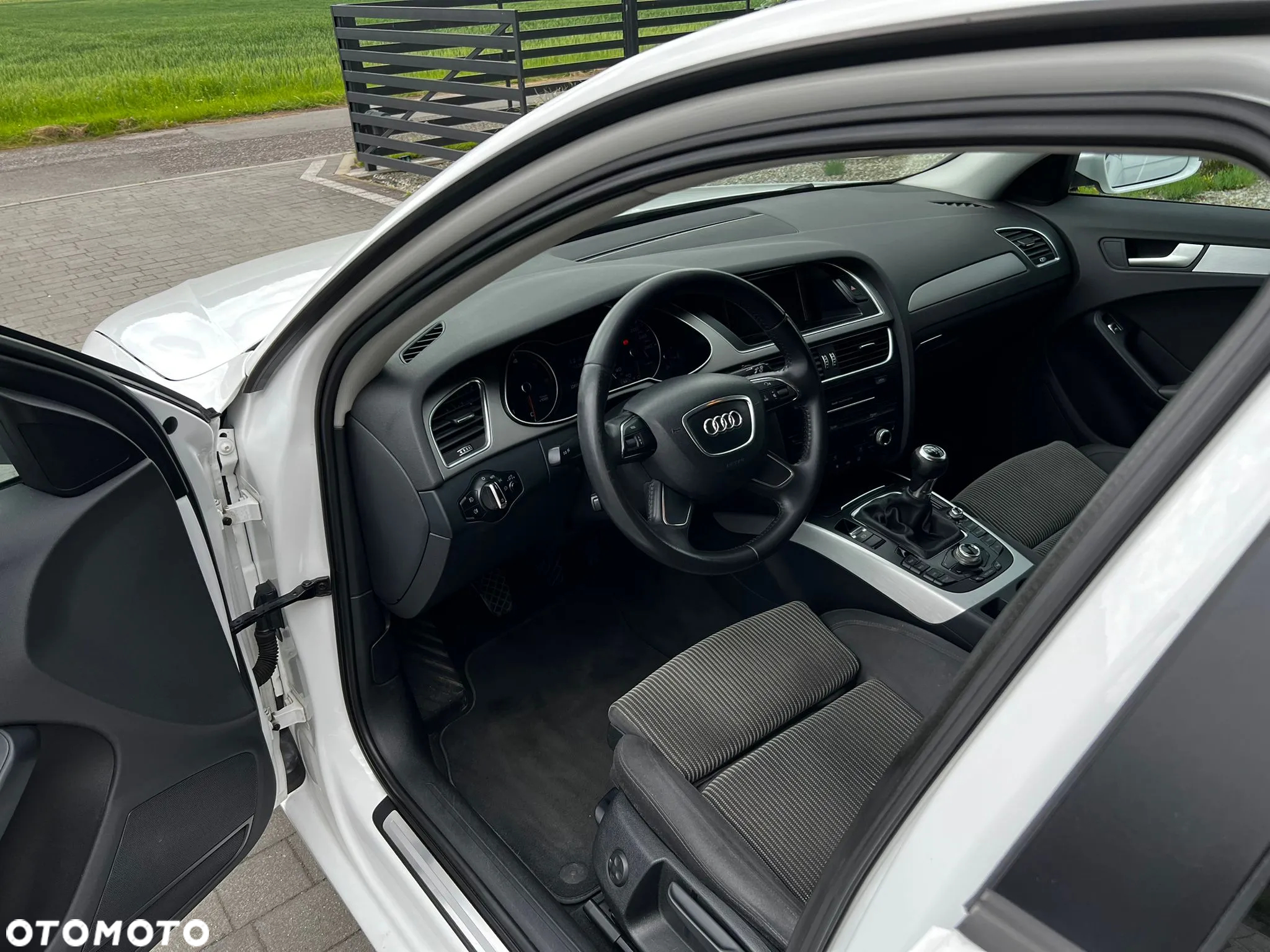 Audi A4 Avant 2.0 TDI DPF Ambiente - 11