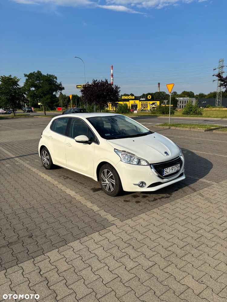 Peugeot 208 - 5