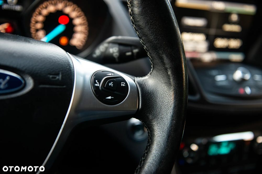 Ford Kuga ver-2-0-tdci-4wd-trend - 38