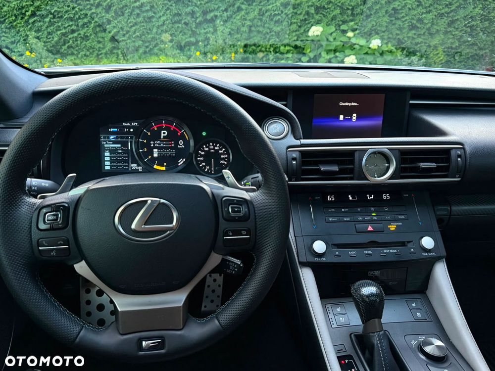 Lexus RC F Prestige - 19