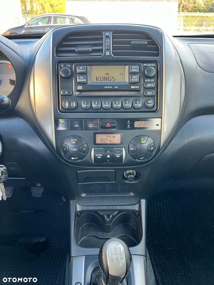 Toyota RAV4 D-4D 4x4 - 14