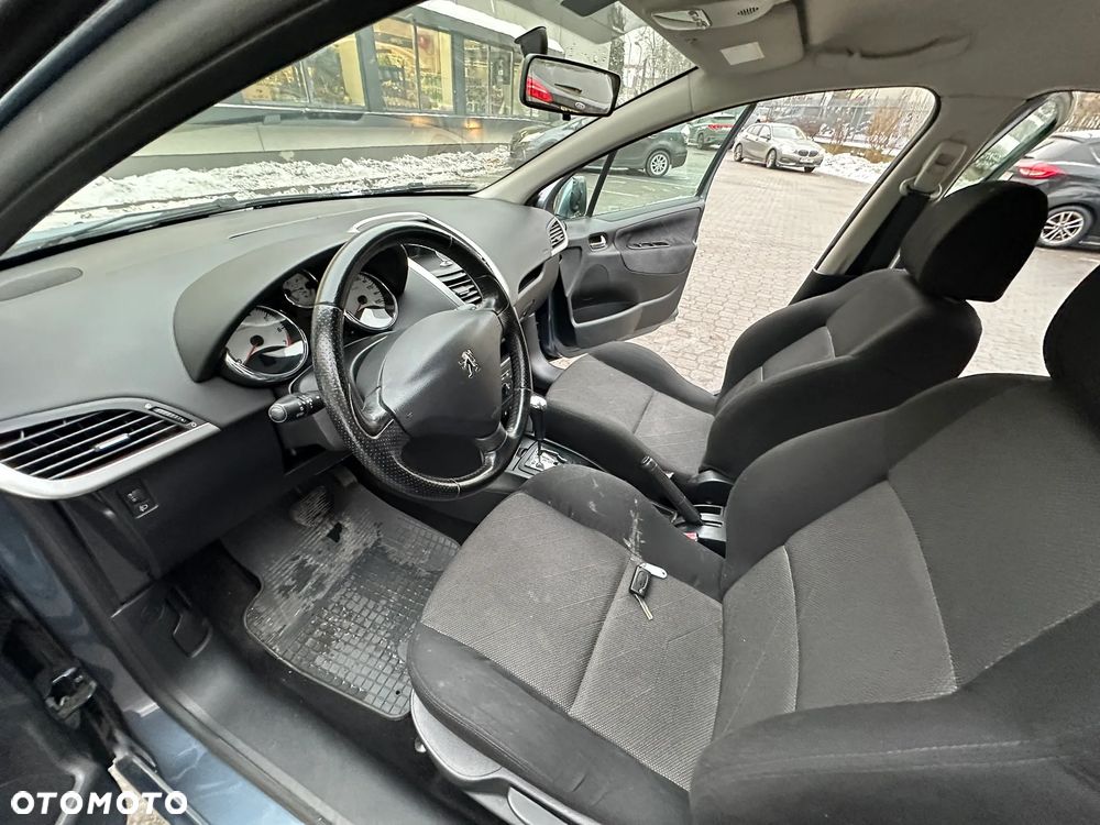 Peugeot 207 1.6 Trendy - 11