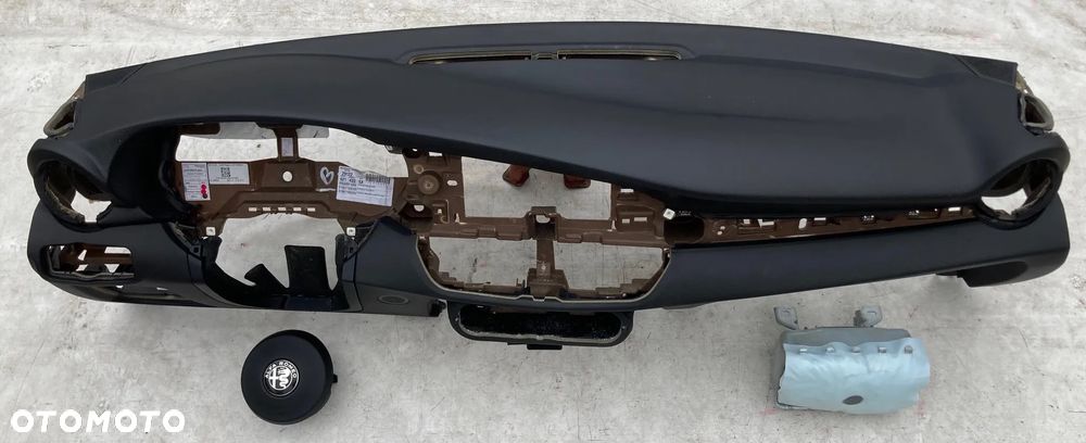 ALFA ROMEO GIULIA DESKA KONSOLA KOKPIT PULPIT PÓŁKA PARAPET PODUSZKI POWIETRZNE KIEROWCY PASAŻERA KOLANOWE KOLAN AIRBAG PASY PAS NAPINACZE DOPINACZE AIR BAG SRS   USA KANADA CANADA   O R Y G I N A Ł   OKAZJA !!! - 6