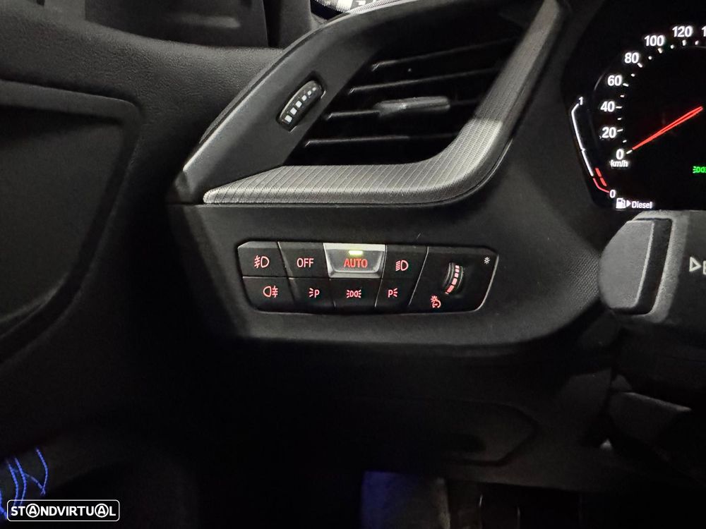 BMW 116 d Pack M - 21