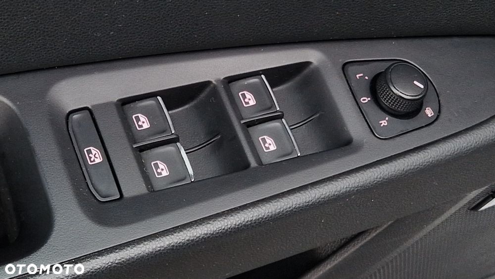 Seat Leon 2.0 TDI DPF Ecomotive FR - 26