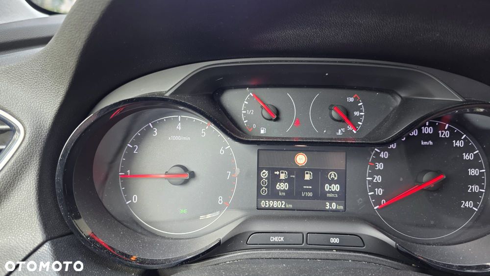 Opel Grandland X 1.2 T GPF Design&Tech S&S - 10