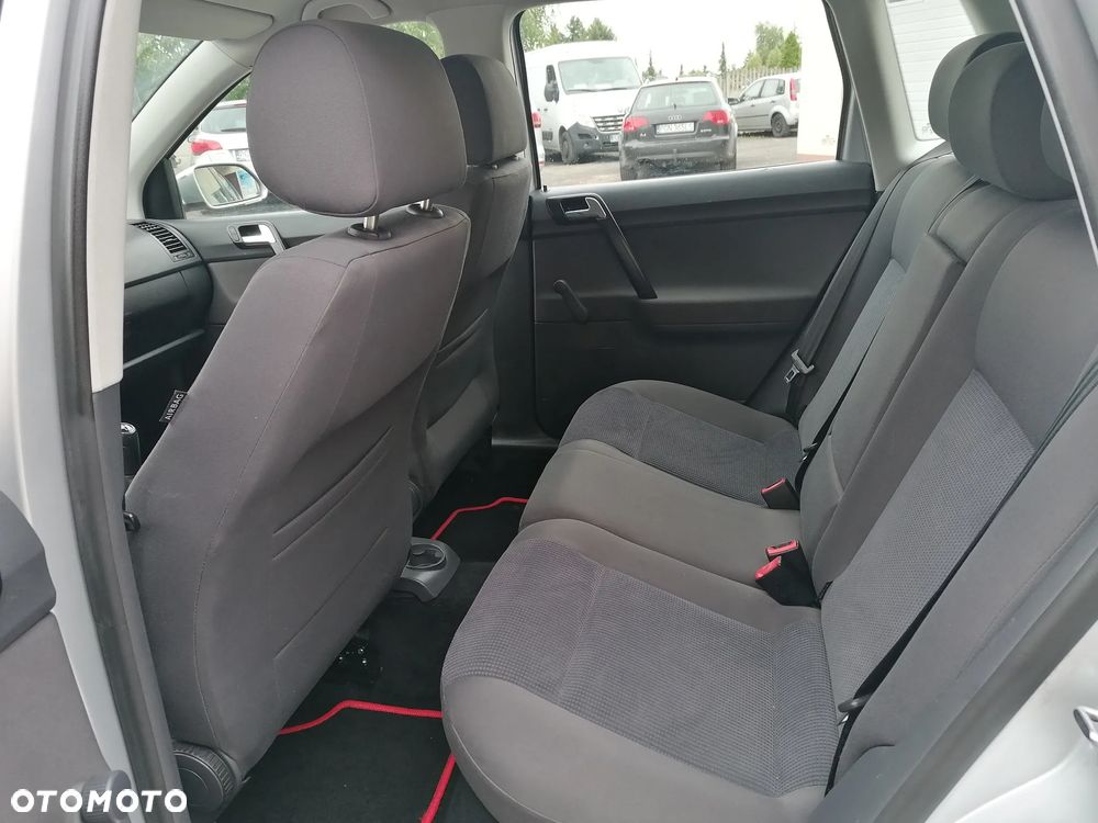 Volkswagen Polo - 13