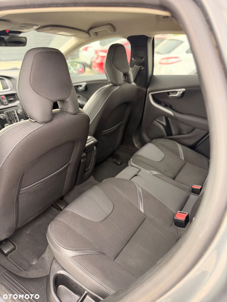 Volvo V40 - 23
