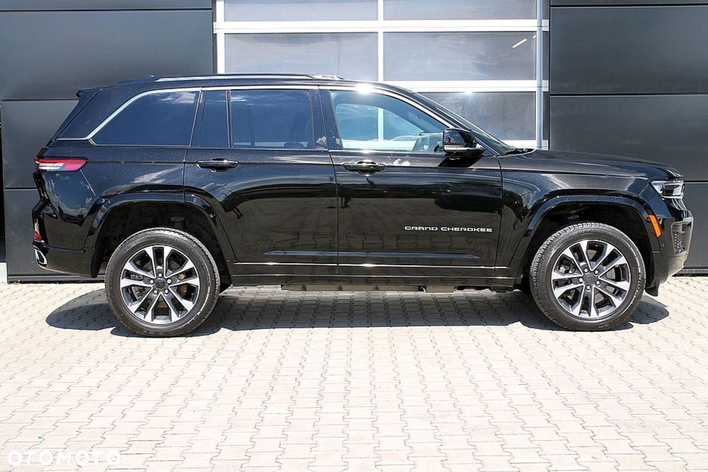 Jeep Grand Cherokee - 14