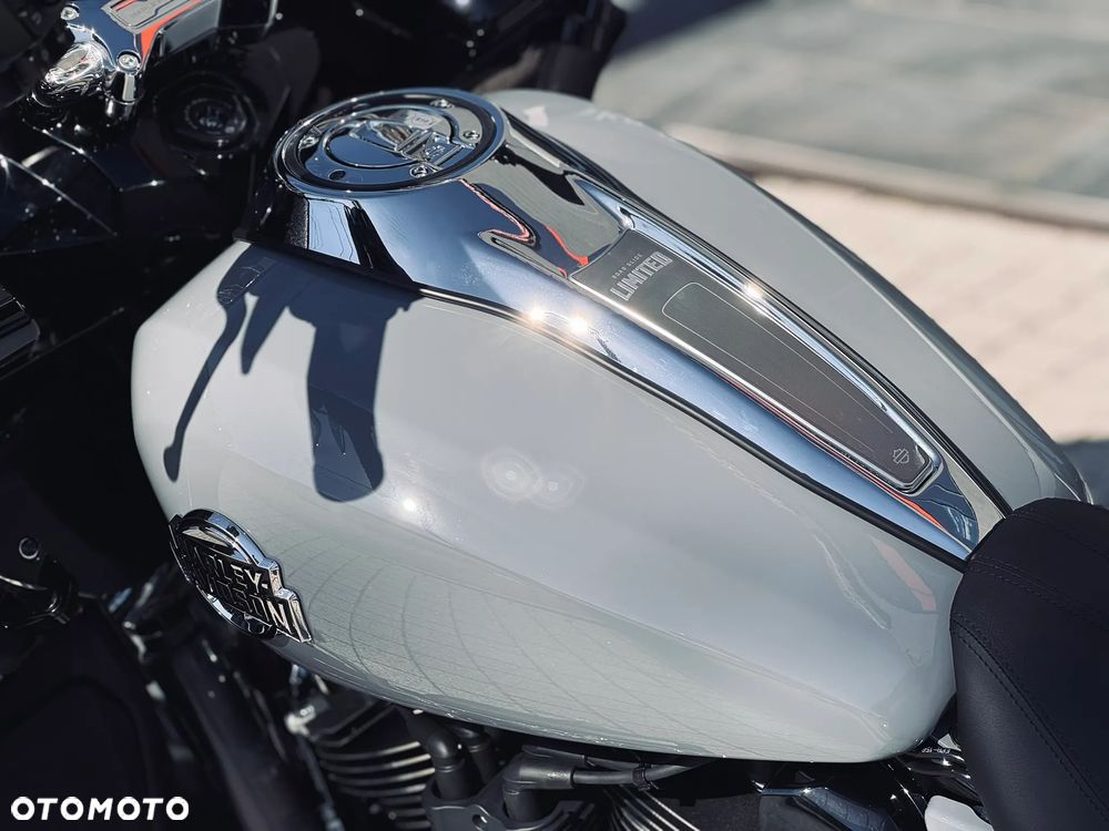 Harley-Davidson Touring Road Glide - 22
