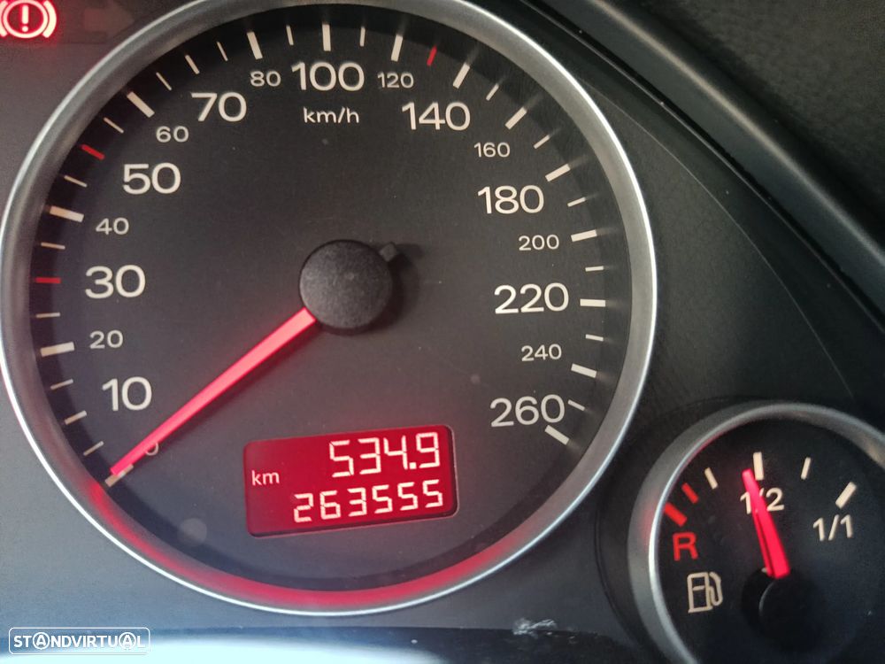Audi A4 Avant 2.0 TDI DPF - 5