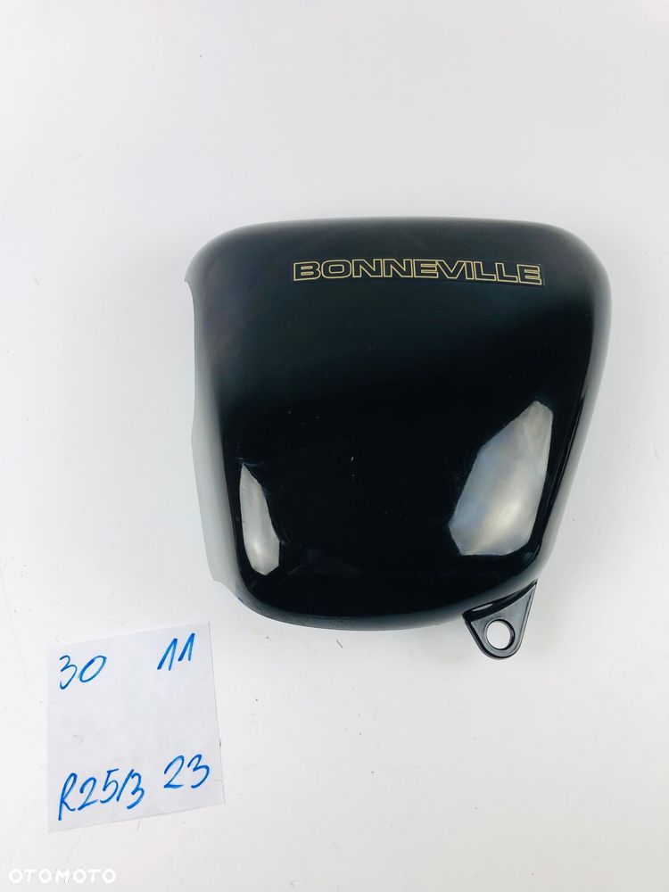 Triumph Bonneville T100 osłona  obudowa pokrywa lewa - 1