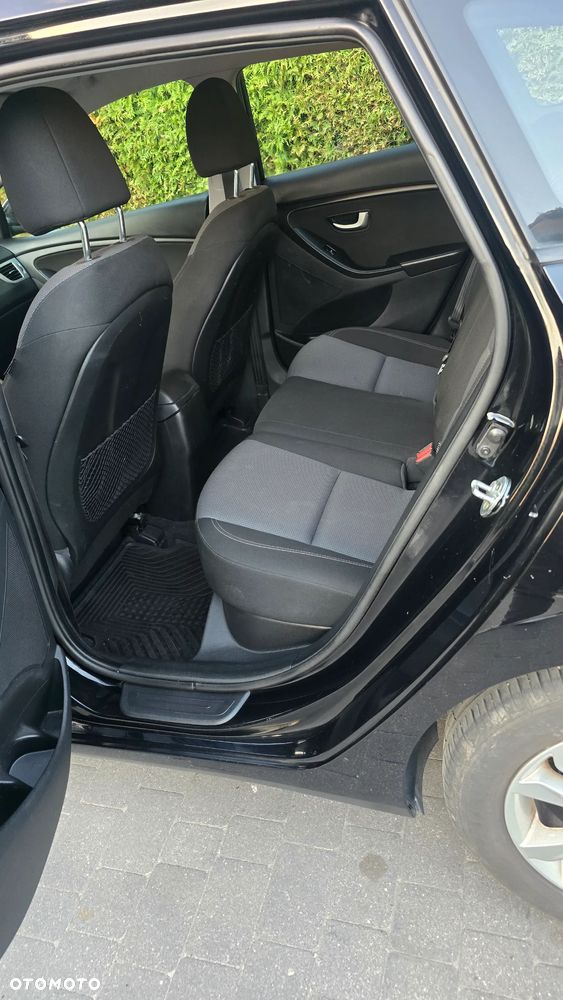 Hyundai i30 1.6 CRDi BlueDrive Premium - 10