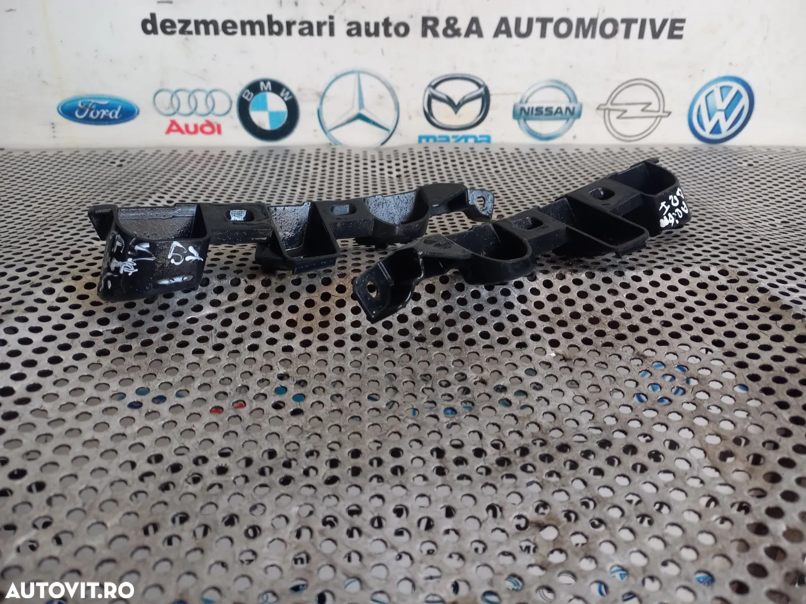 Suport Bara Aripa Dreapta Fata Vw Passat B7 An 2011-2012-2013-2014-2015 - Dezmembrari Arad - 2