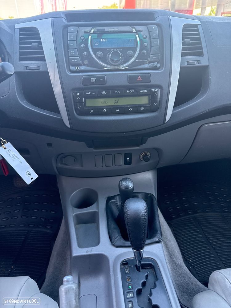 Toyota Hilux 3.0 D-4D 4WD CD Track CA - 10