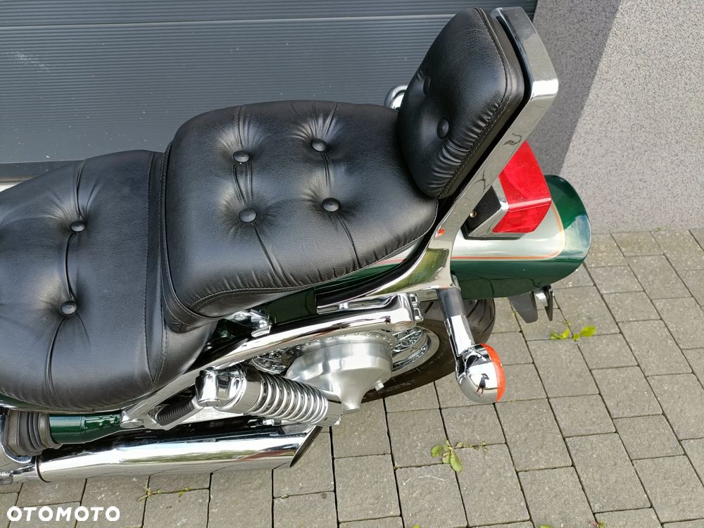 Suzuki Intruder - 8