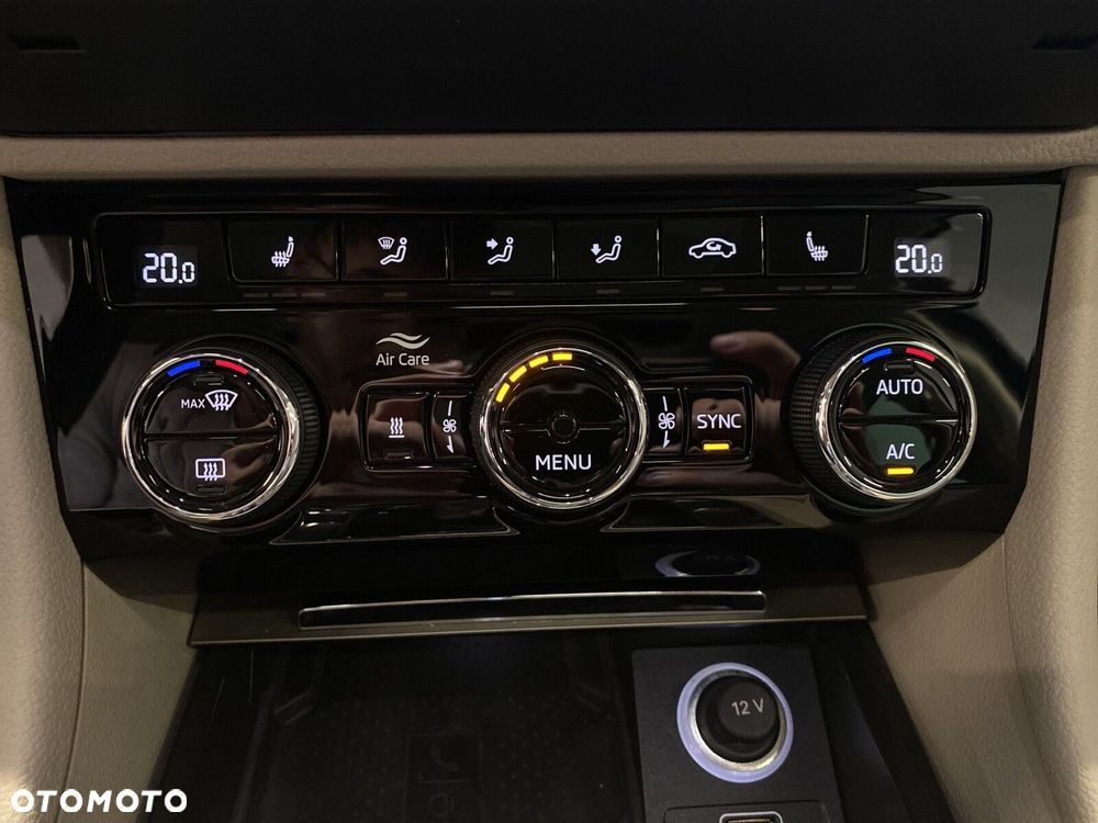 Skoda Superb 2.0 TDI SCR 4x4 Style DSG - 24