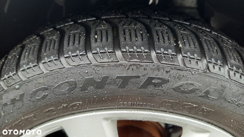 BMW Seria 1 118d DPF - 19