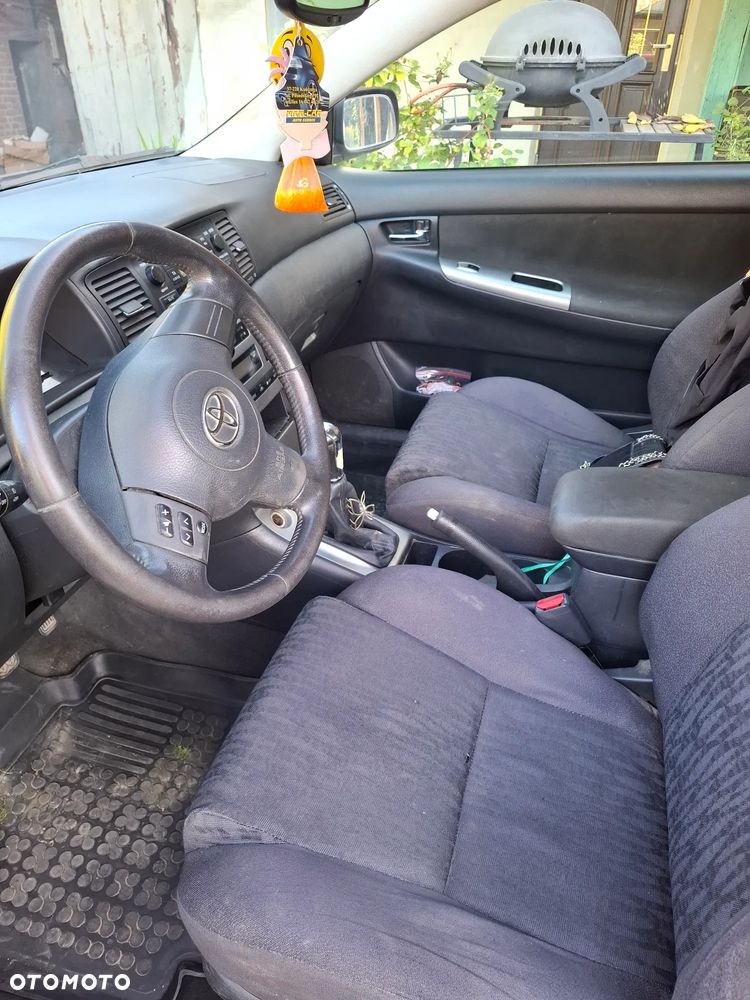 Toyota Corolla - 5