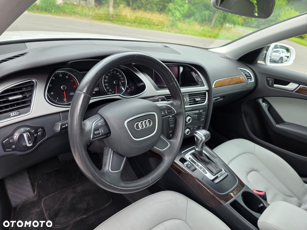 Audi A4 Limousine - 12