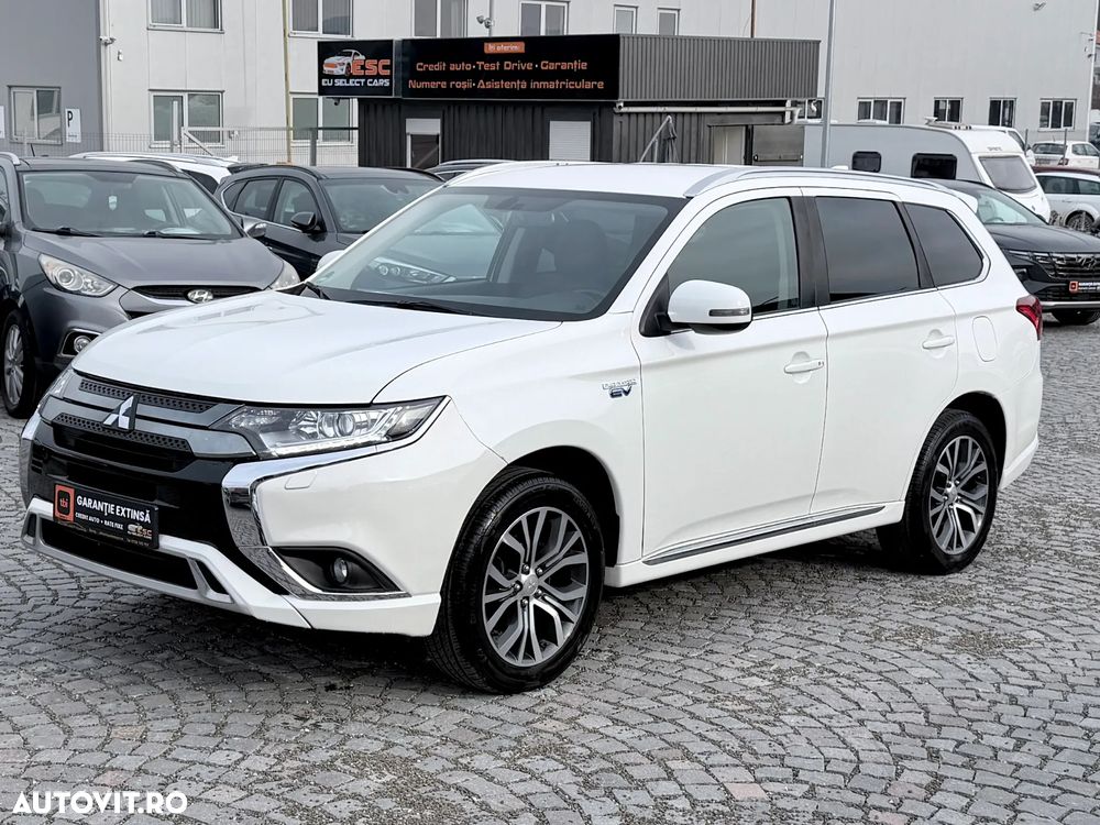 Mitsubishi Outlander PHEV 2.4 L 4X4 Intense - 1
